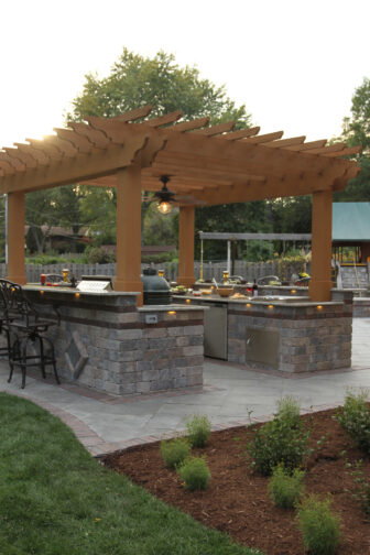 Outdoor Kitchen With Bar