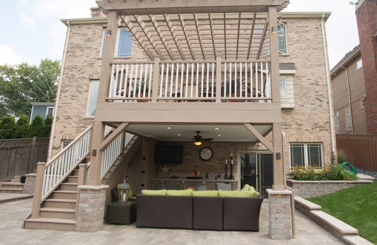 Three Story Deck Center